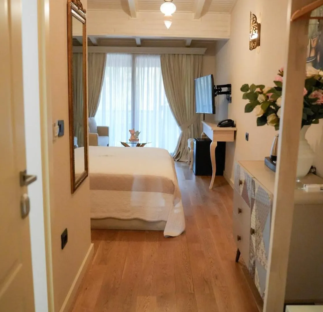 Le Prince Rooms Tirana 5*,  Albánie
