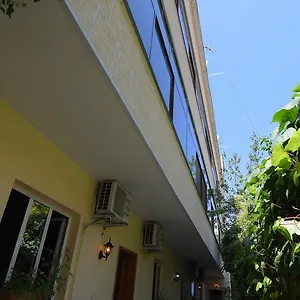 Otel Haxhiu, Tiran